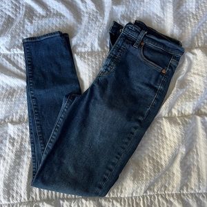 GAP True Skinny High Rise Jeans Size 6/28
